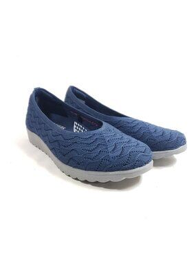 Skechers Womens Size 7 Wide Navy Blue Arch Fit Slip-On Flats